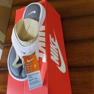 Nike Women's ultra comfort thong size 9